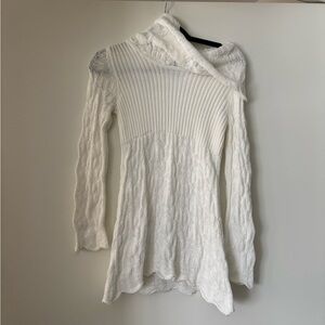 Elegant White Women's Sweater in size XS